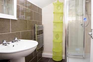 9 bed flat, Addison Road, North Hill, Plymouth, PL48LL - Image 2